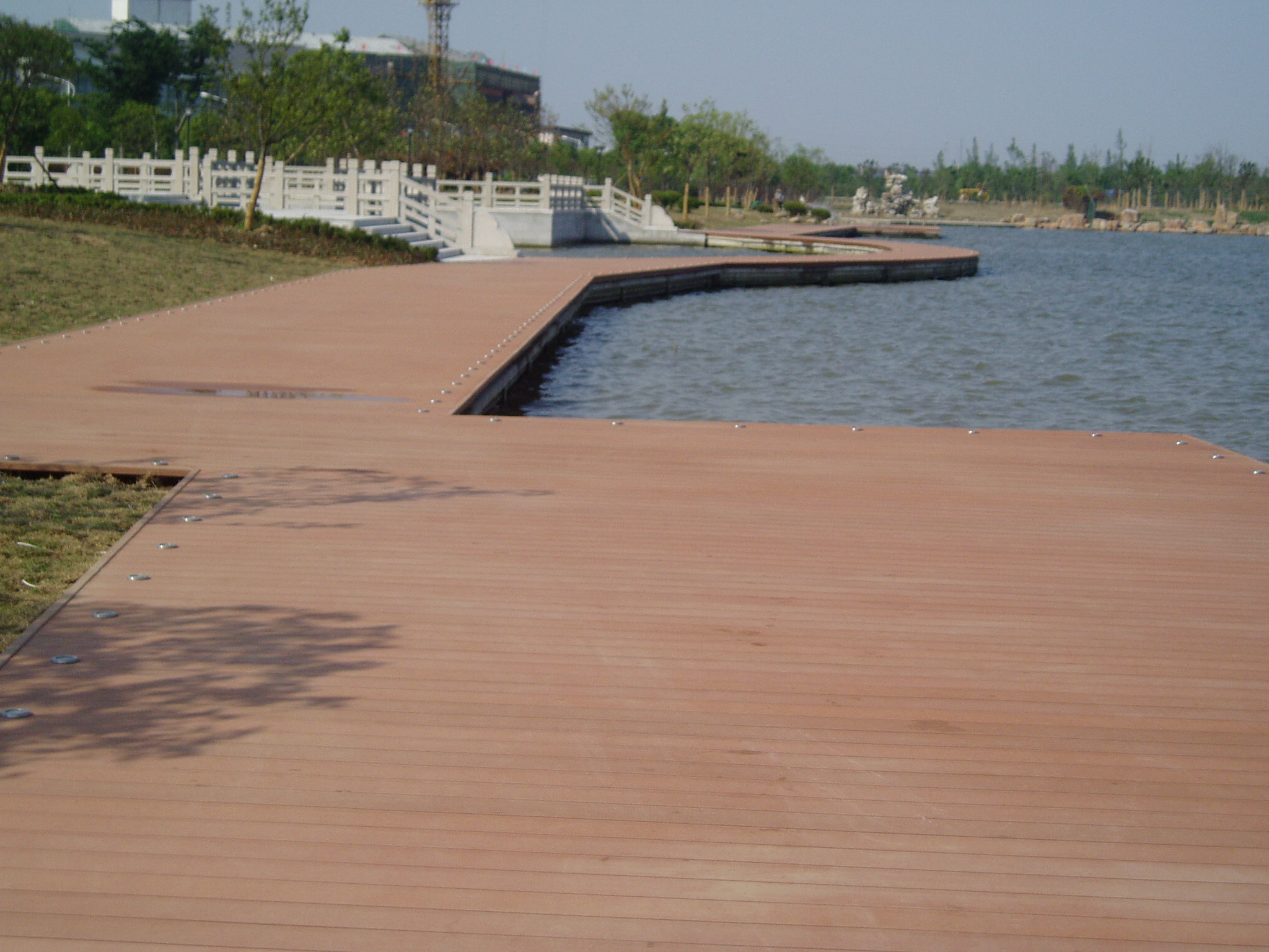 如何区分塑木地板的好坏