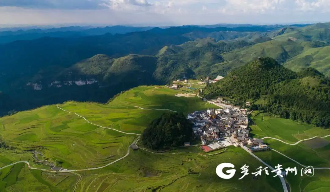 镇山村—贵安车田景区—青岩古镇(龙井村—高坡苗乡1.