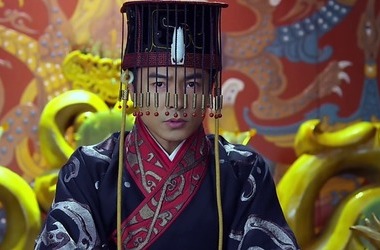 视皇位如儿戏,登基玩性不改仍旧与放牛娃打成一片,两年后被开!_刘盆子