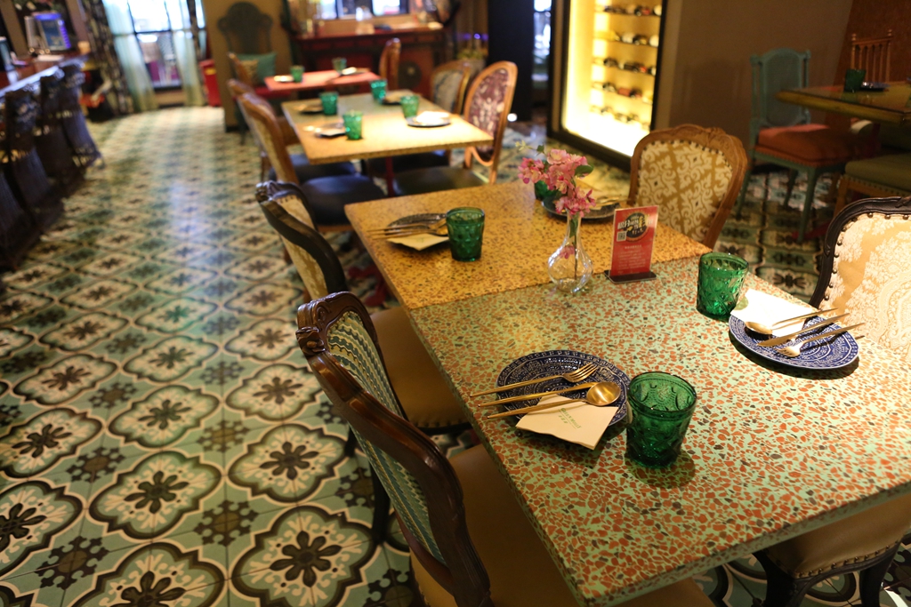 绿茉莉西安本土的宝藏餐厅灯光暖暖温馨舒适坐一会都很满足