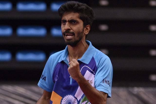 当一位粉丝在由岸度赞助,亚当·鲍勃(adam bobrow)主持的的askapro