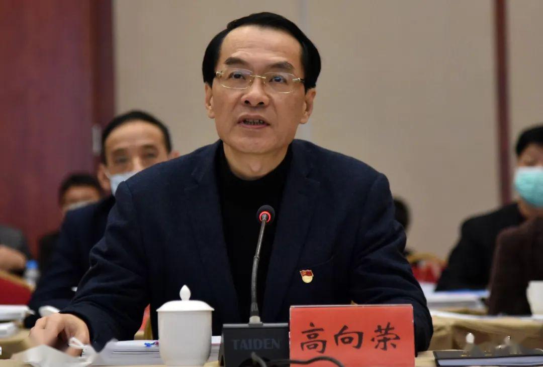 县委书记高向荣指出,"大三环"及铁峰岩隧道工程规划建设不仅可以缓解