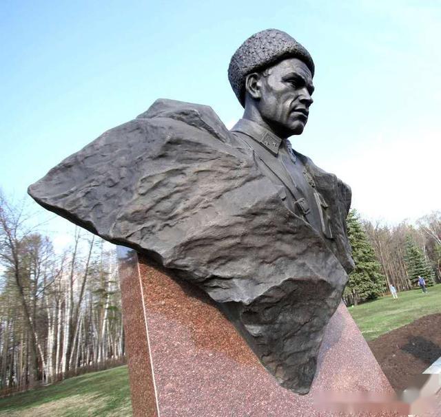 苏联十大雕像图片