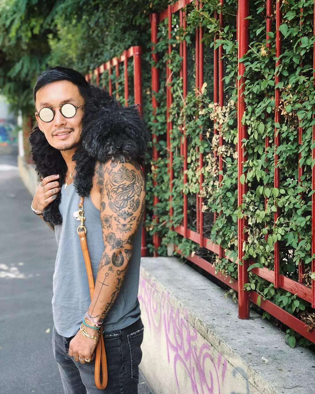 日本最帅花臂大叔跑去纽约开花店:年过四十,一身肌肉,迷倒万千少女