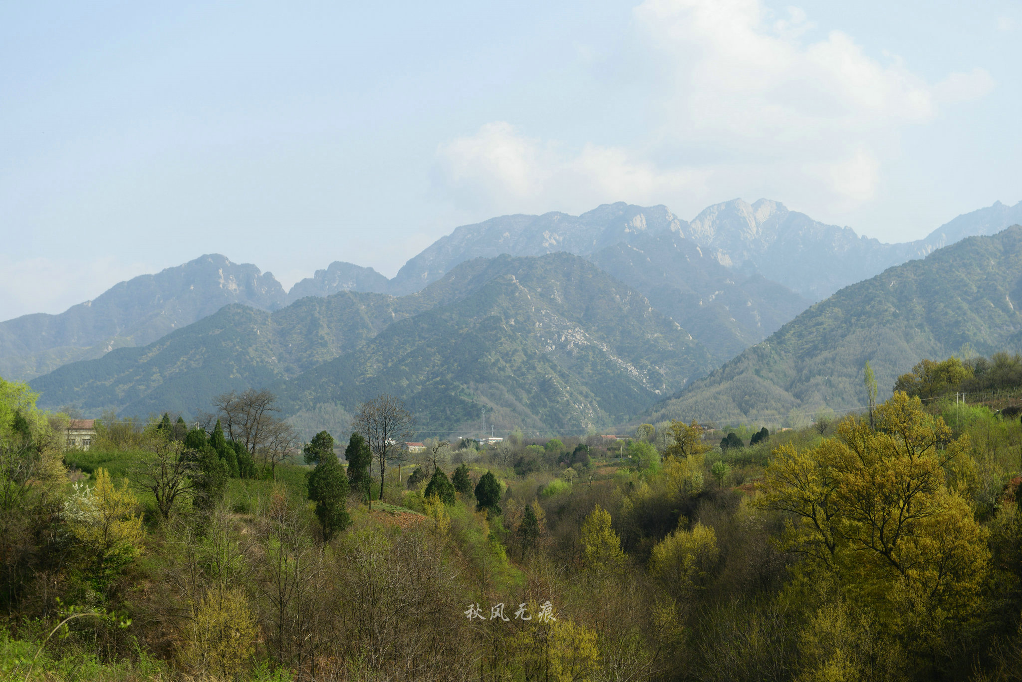 蓝田九间房地处秦岭北麓,蓝田县城以东27公里,东望商洛,北观玉山,南与