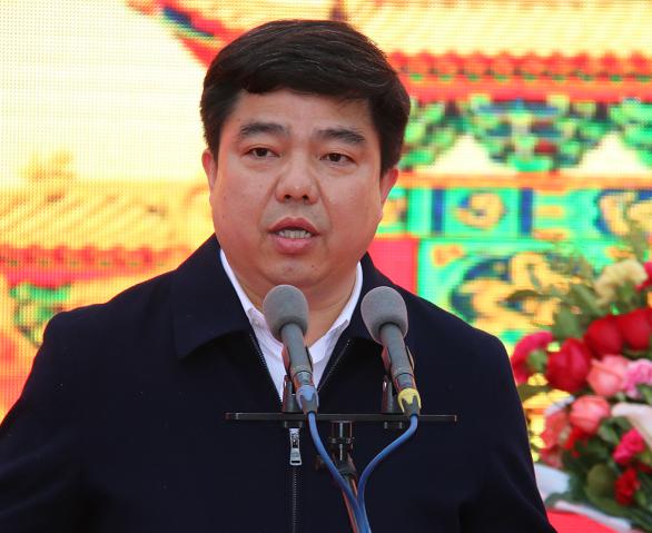 市政府副市长邱仕伟宣读援鄂医护人员名单活动中,我市援鄂医护人员