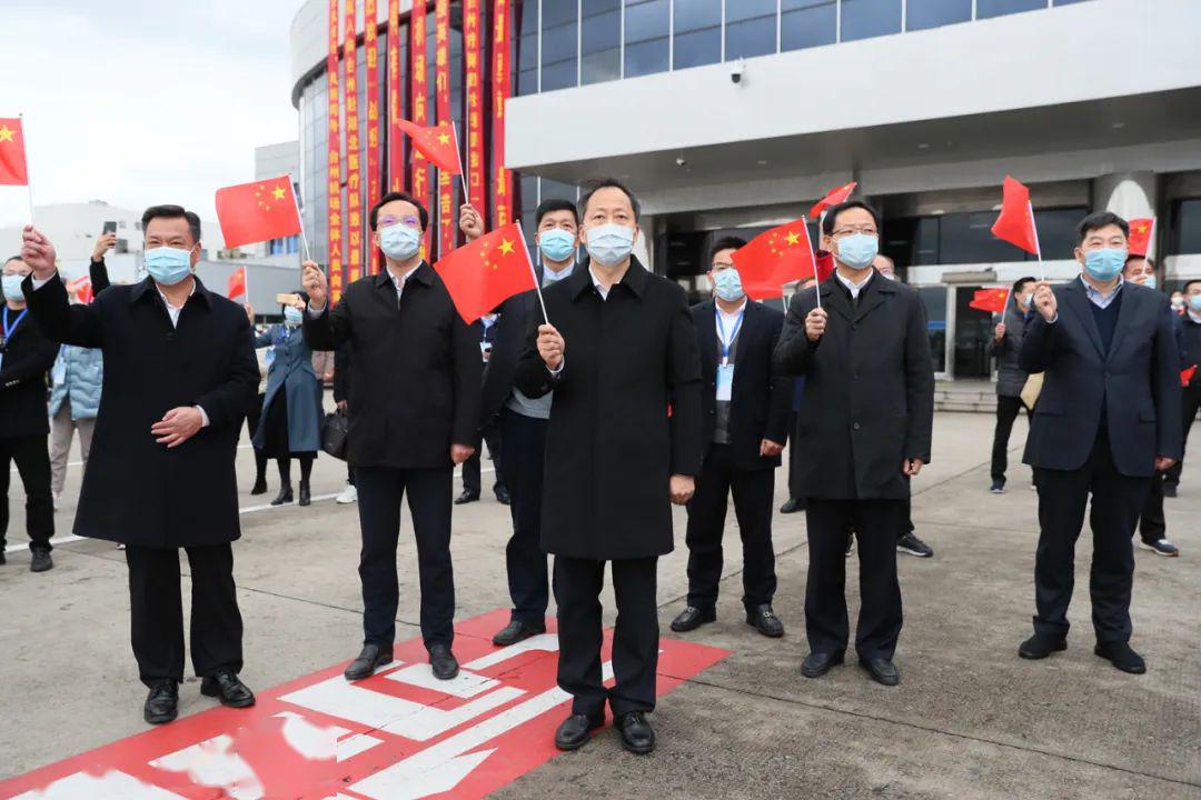 微视频白衣执甲今朝凯旋台州公安最高礼仪护航向战疫英雄致敬