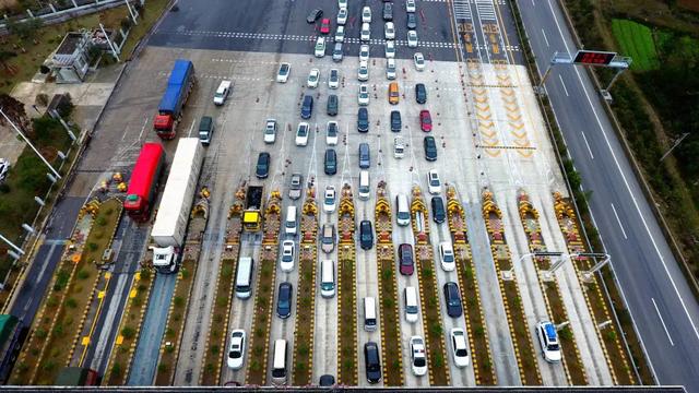 車主注意了疫情好轉高速公路收費與限行限號或提前恢復