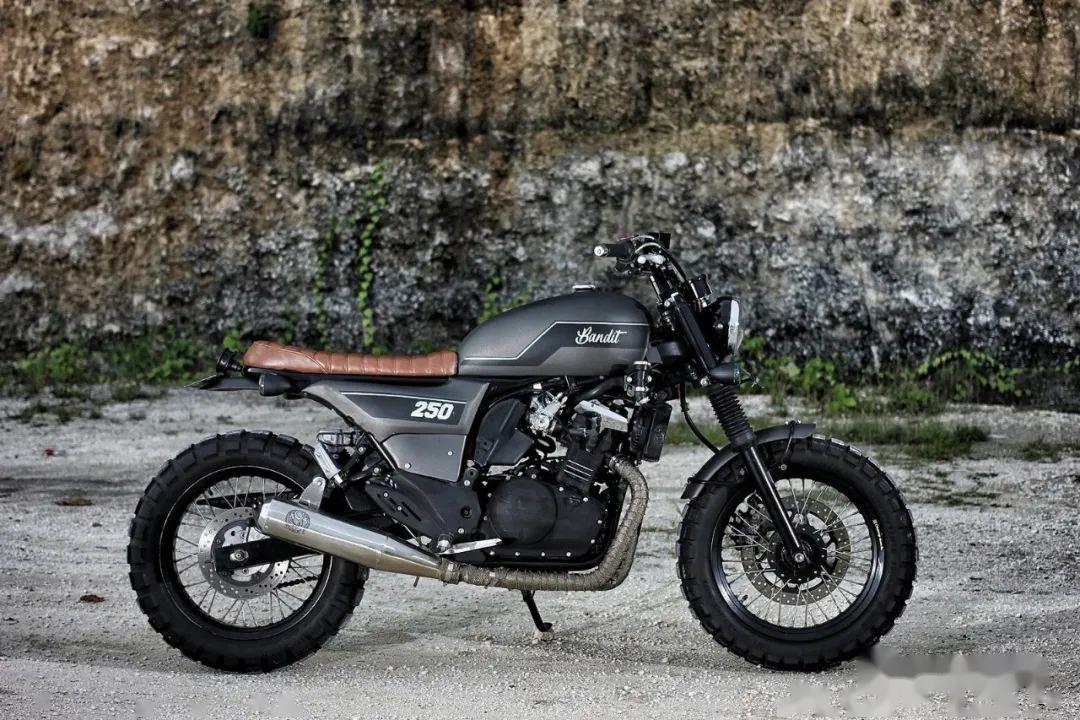 高丸攀爬者suzukigw250scrambler每日一车