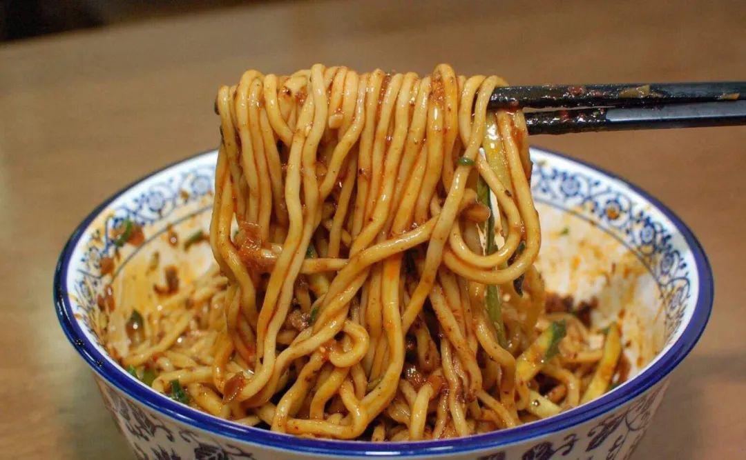 兰州炸酱面炸酱面04满腹滴很一碗深得人心的烩面片咕噜咕噜下肚再加上