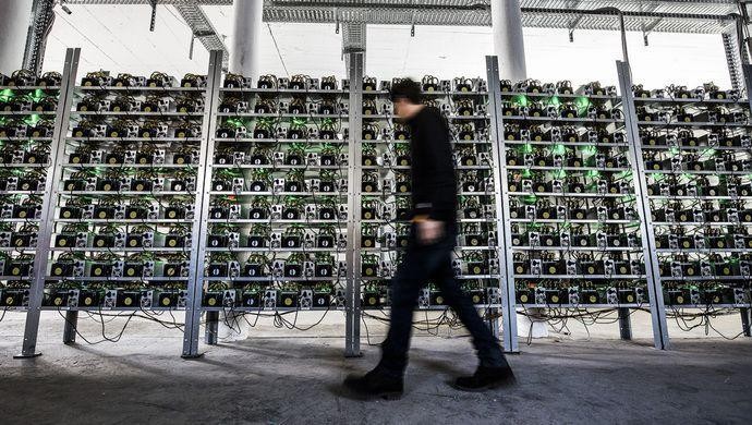 虚拟世界里的黄粱一梦丨一个币圈韭菜的真实故事_曾文