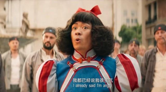 然后,看到了"淡黄的长裙,蓬松的长发"的配图.天,怎么王宝强也出来了.