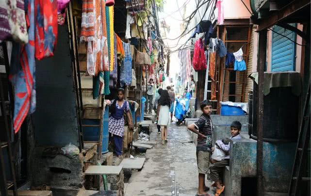 印度确诊病例2032例，贫民窟出现首例病例，恐成下一个疫情爆发点_孟买
