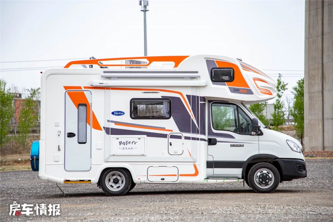 亚特新款房车亮相左右双拓展空间巨大国内独一份8人也住的下