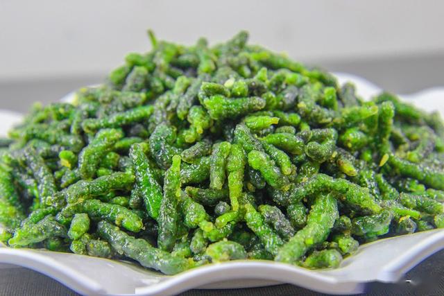 楮不揪最好吃做法一蒸一拌绿油油的鲜味十足春天才有别错过
