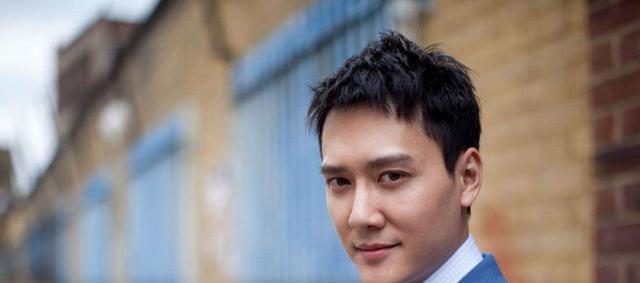 冯绍峰被曝出轨女网红,女主照片资料被扒,长相清纯不输赵丽颖_曾艺