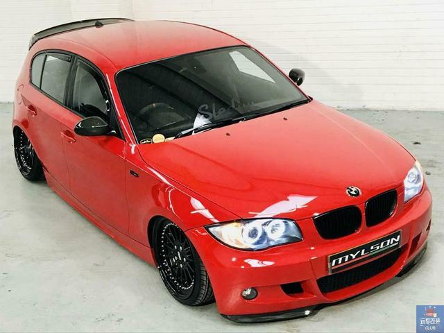 改装"全定制碳纤维套件"红色宝马120i,极为显眼的钢炮姿态!