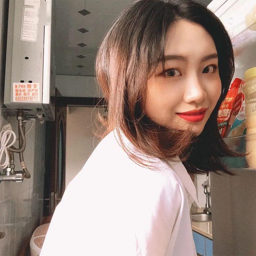 圆脸女孩颜值大赛_自拍