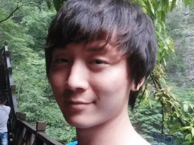 都说张大仙是油腻男那是你没见过他年轻时照片这才是小鲜肉