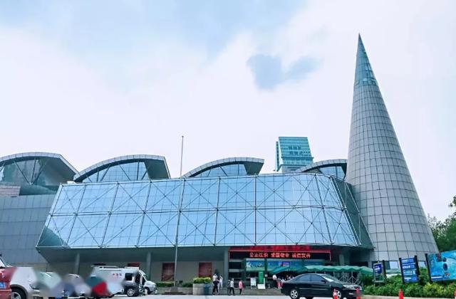 2020年郑州郑州科技馆郑州博物馆河南省图书馆二七纪念塔
