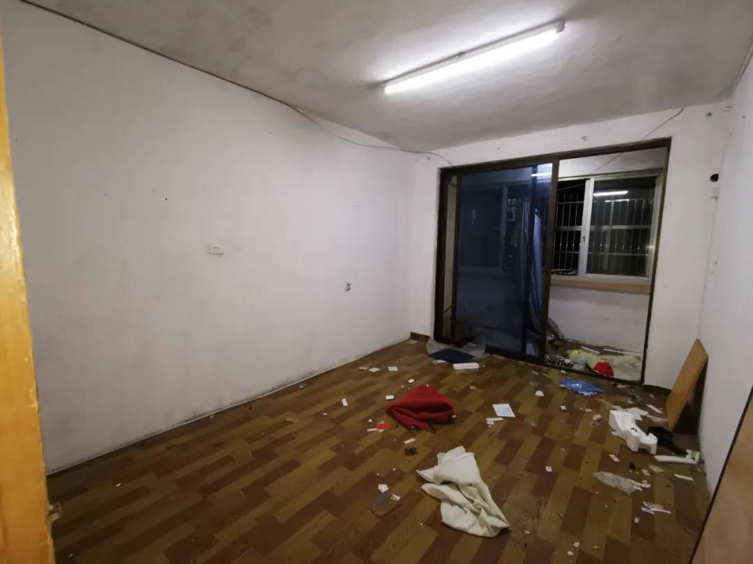 原创女孩耗时3个月改造破旧二手房前后生活对比照惊艳全网