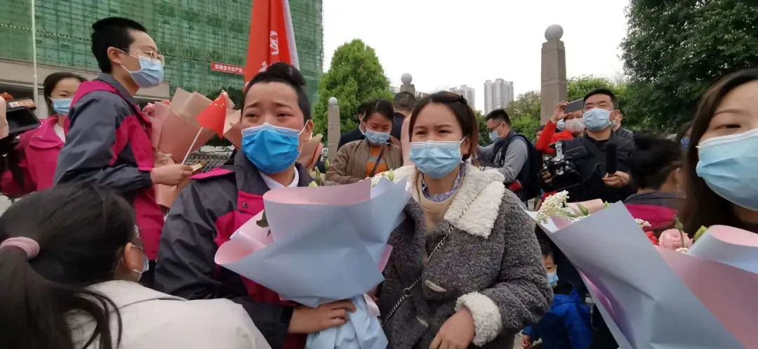 图文汇总陌上花开白衣归来合川致敬最美逆行者