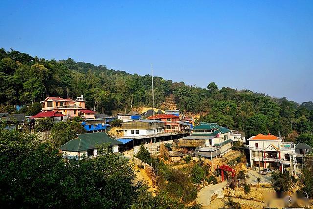 帕沙在行政划分上是一个村委会,管辖5个哈尼族寨子,五个哈尼族村寨