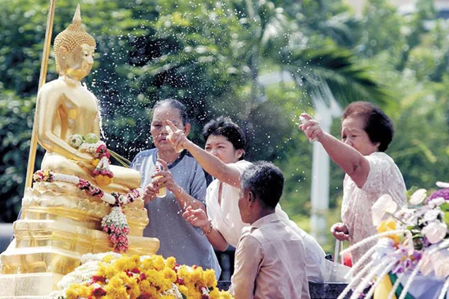 带你重新认识泰国这个最重要的节日宋干节泰国新年