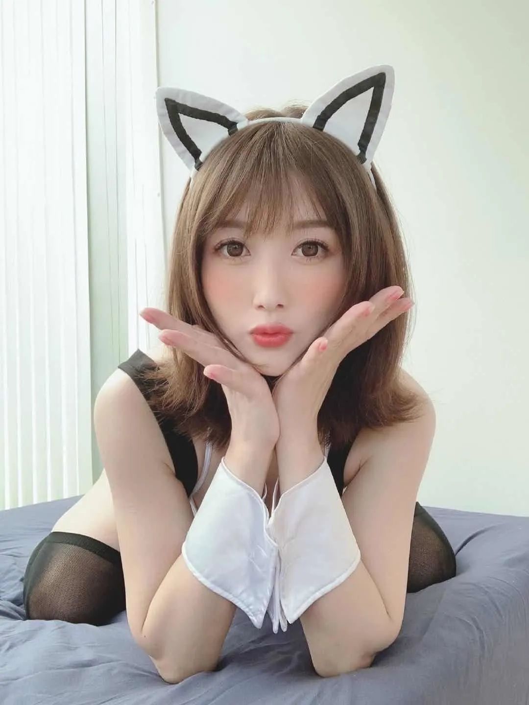 承包我的笑点:想象一下,当你和女孩第一次约会,你的朋友给你发了这个.