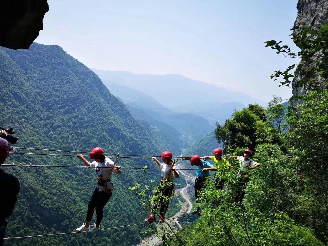 豐都九重天景區,人不多,面積大足夠開闊,而且生態還好,感受自然魅力之