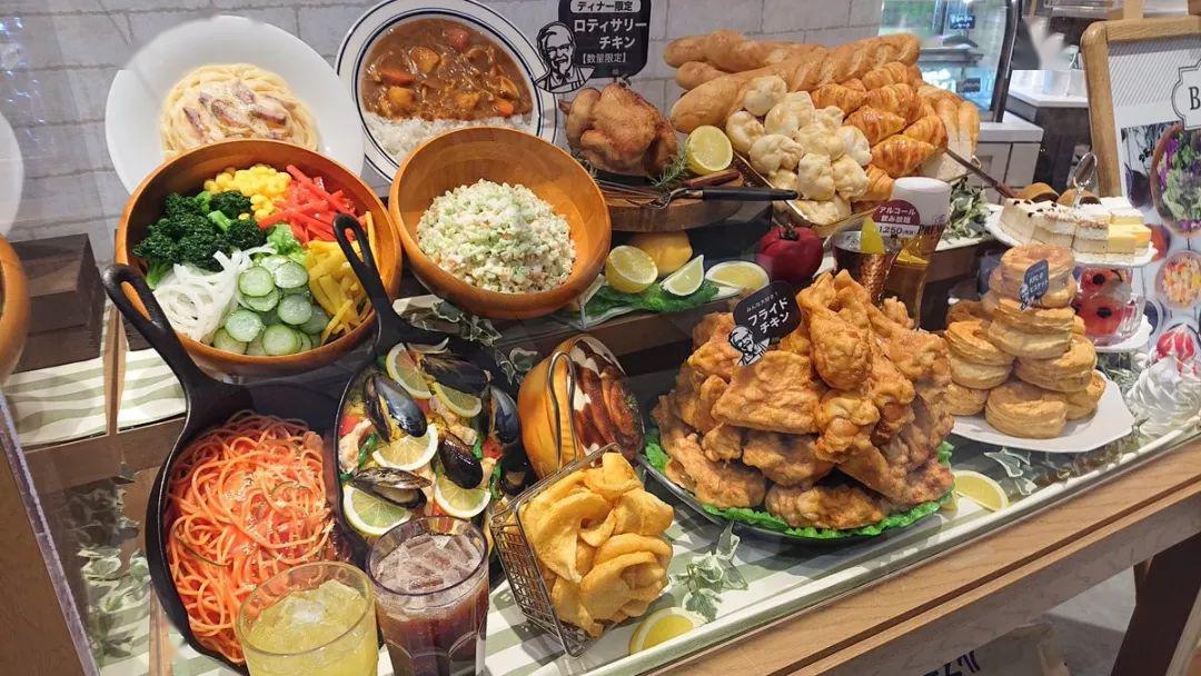 日本东京新开kfc自助餐厅,各种美食不限量!网友:终于实现了炸鸡自由!