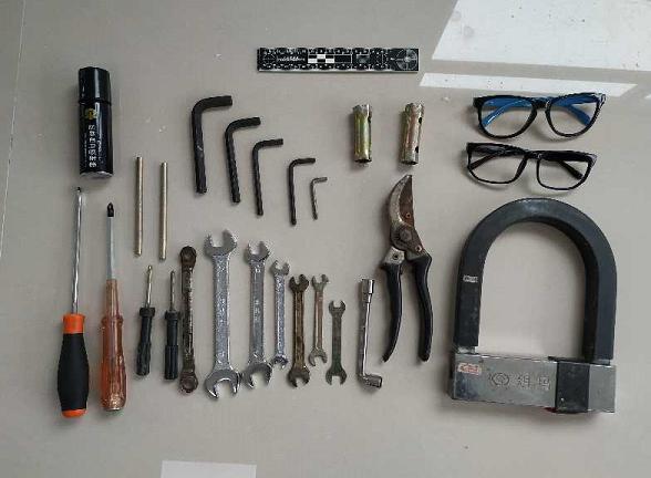 斗门警方抓获5名偷车贼团伙作案1天曾偷5台摩托