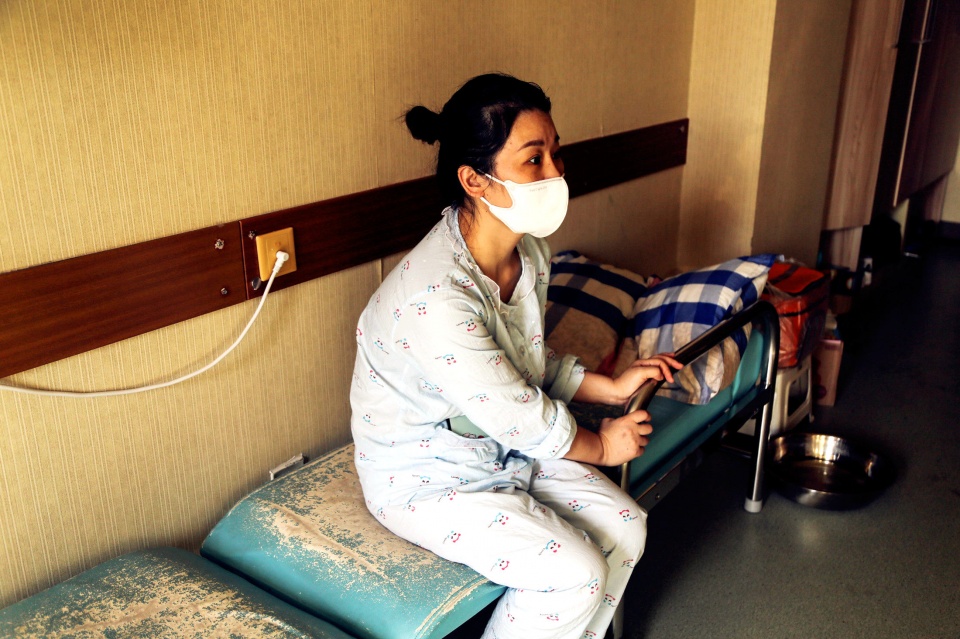 10岁女孩患血癌移植后连遭不幸体重狂减一半一年花掉230万