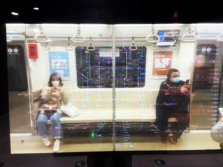 车窗秒变魔镜北京地铁6号线上线智能系统
