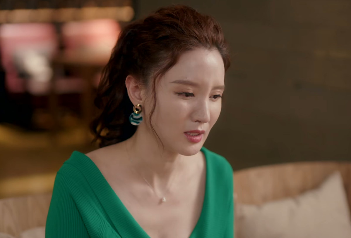 安家:张乘乘被徐姑姑送进监狱,房似锦趁机表白,却