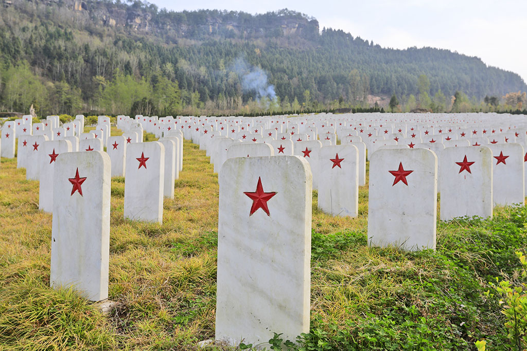 原创依山傍水的宝地,有座全国唯一红军为战友修建的陵园,清明时分悼念