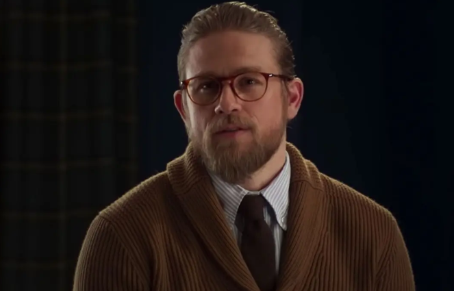 马修·麦康纳饰演的黑帮老大米奇,西装三件套是标配.