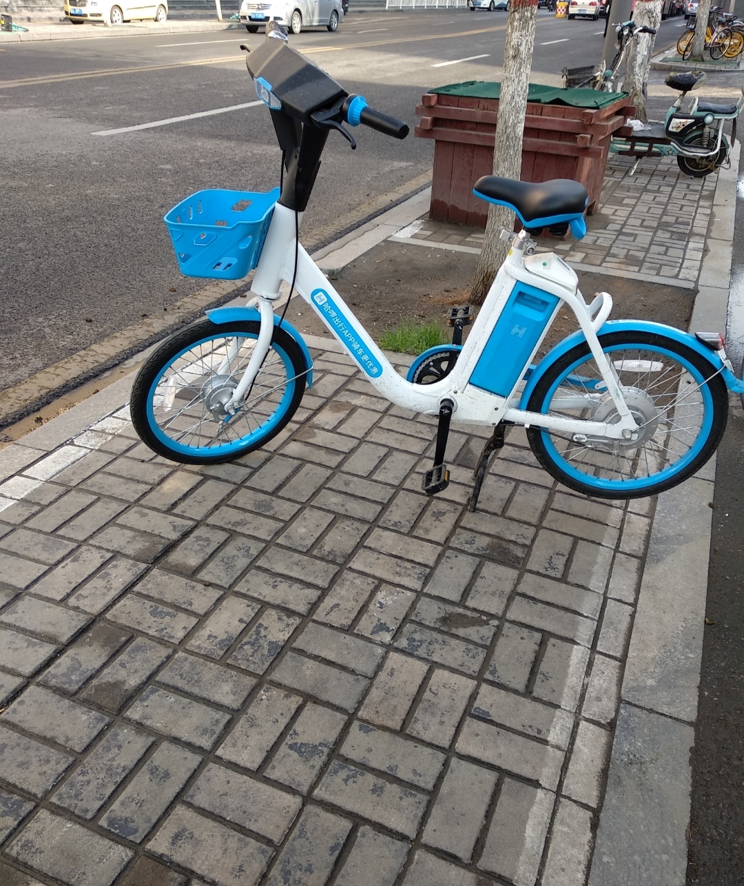 太原街头的哈啰助力车将告别乱停放