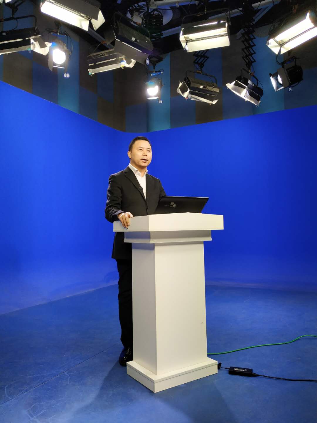 郫都区人民政府副区长徐传峰致辞