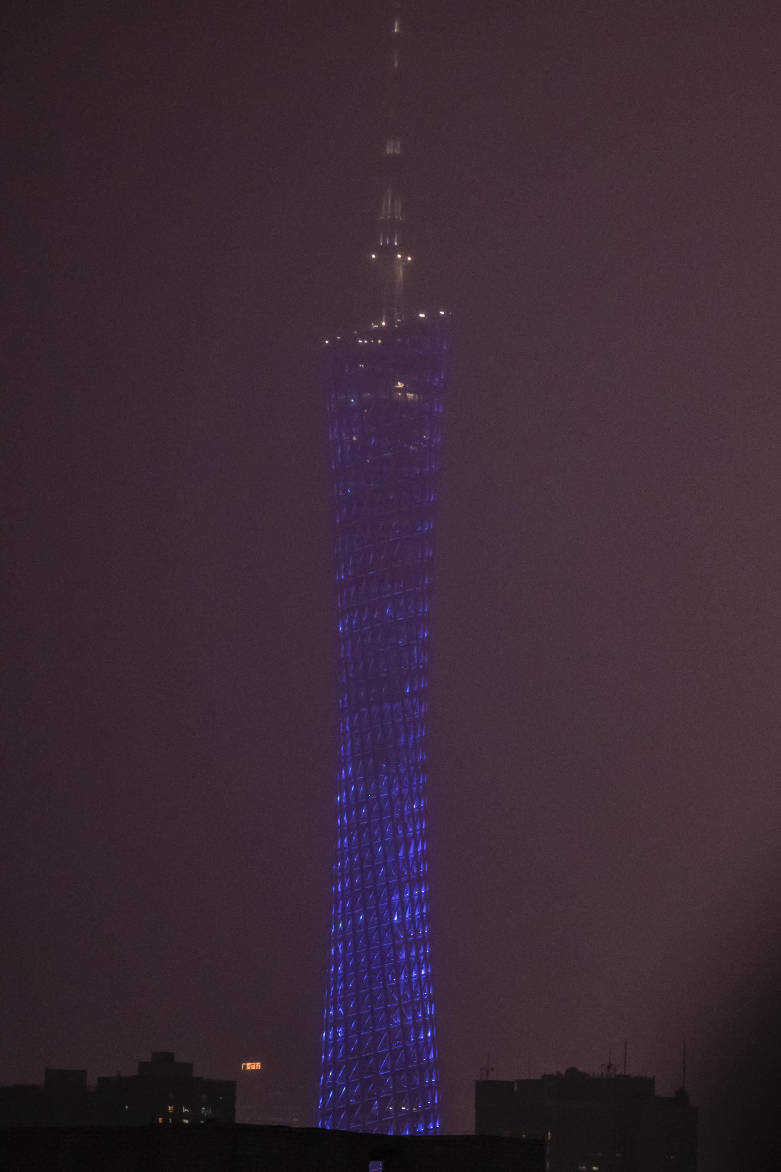 今晚,广州塔为这群可爱的人亮蓝灯,更美的还在这里头