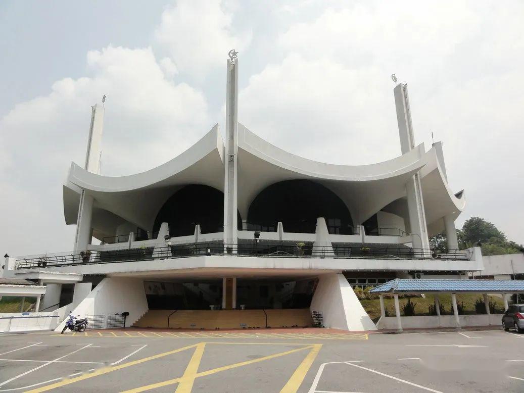 州清真寺:森美兰州在文化上深受来自印尼苏门答腊岛的米南加保(minang