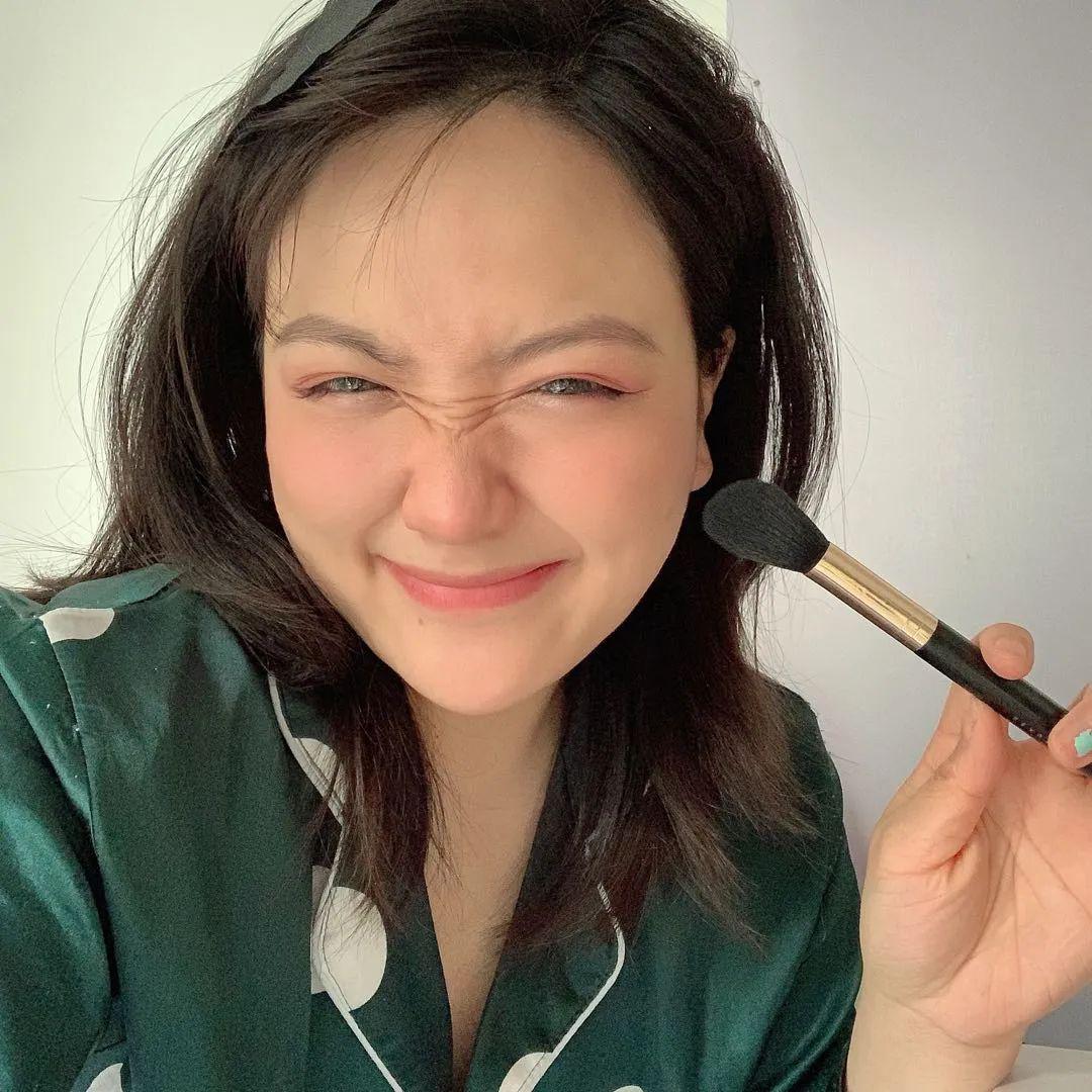 圆脸女孩颜值大赛_自拍