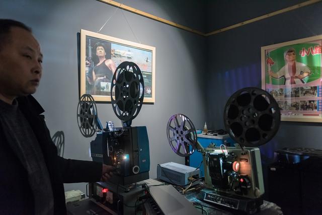 藏在秦岭山中的50年代老电影院拥有大量电影胶卷怀旧感十足