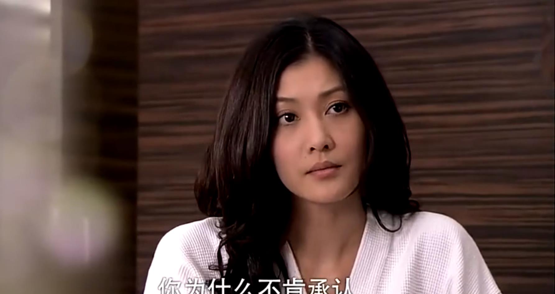 曾因拒绝老板潜规则被雪藏,凭渣女角色翻红,今嫁入豪门成人妻_李彩桦