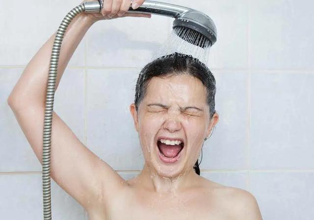 抗疫勤洗澡消毒：每天搓掉一层皮，你拿什么支撑“湿”和远方？_皮肤
