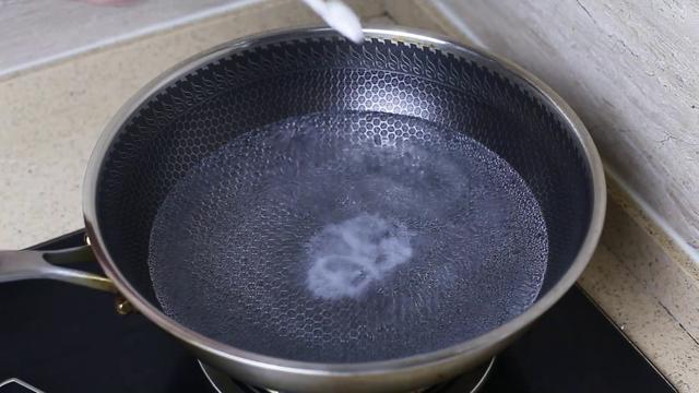 土豆别炸薯条了教你新吃法不蒸不炒不用烤出锅瞬间被扫光
