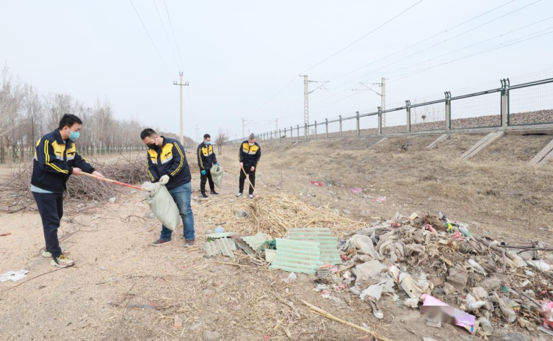 塑料袋等漂浮物進行專項整治對包頭市鐵路沿線安全情況聯合地方政府