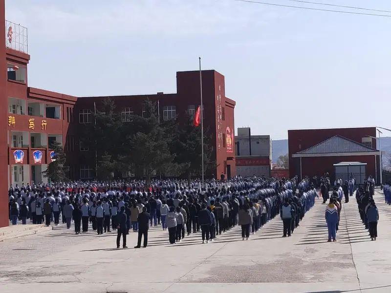 海原县各界人士深切悼念新冠肺炎疫情牺牲烈士和逝世同胞