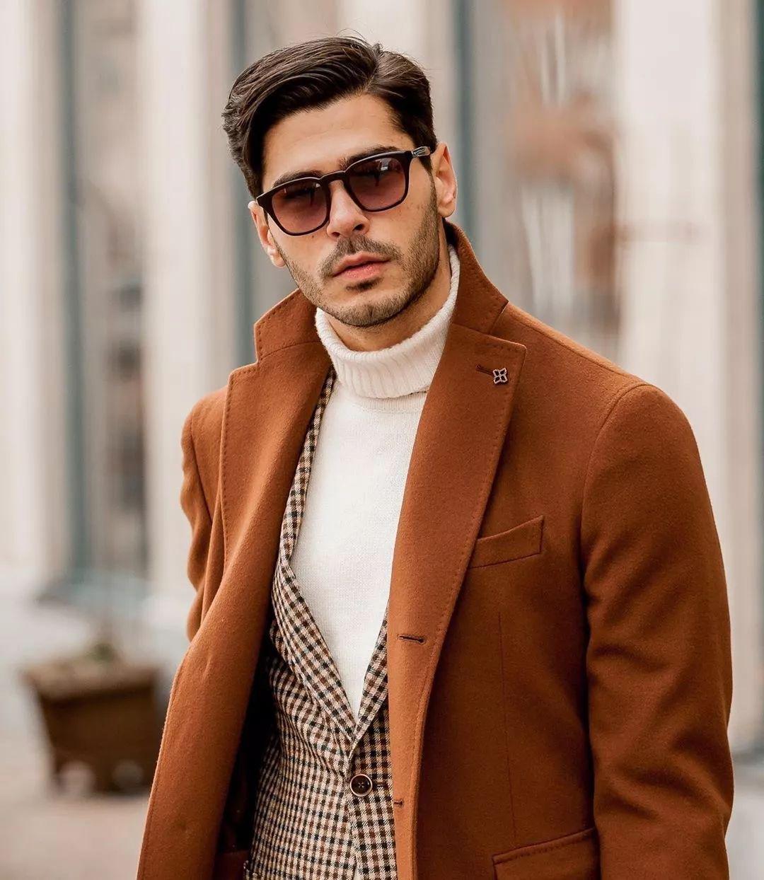 穿西装只搭配衬衫那就太单调了西装高领毛衣的造型实用时髦