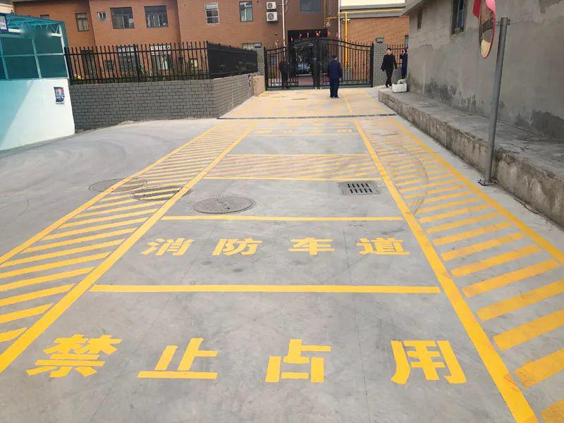 大型消防车开进医院,却不是去灭火的_通道